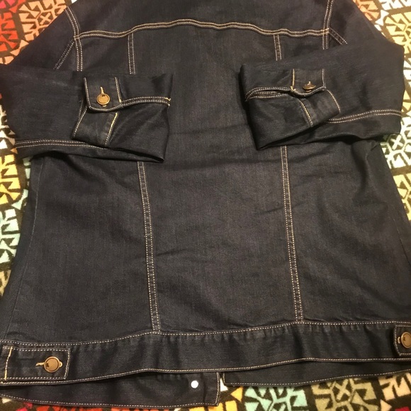 Jacket - Picture 3 of 4